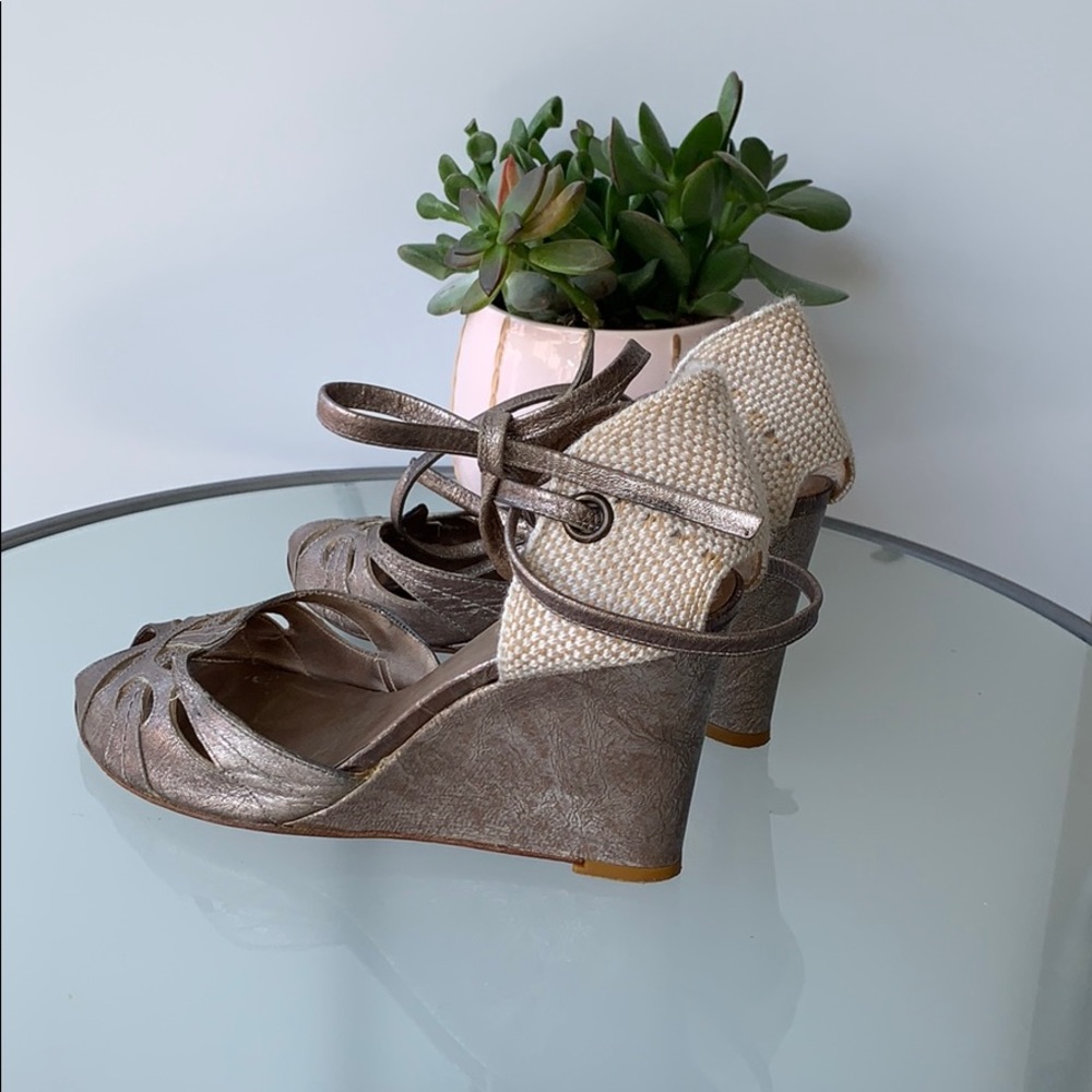 JOY & PEACE Wedges with the Ballet lace. Two tons.